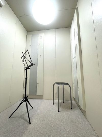 楽器練習スペース - (株)小阪楽器店