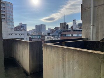外階段はファッションスナップにもおすすめ - YUSHIMA STUDIO 701 YUSHIMA STUDIO　|　自然光◎南向き撮影スタジオの外観の写真