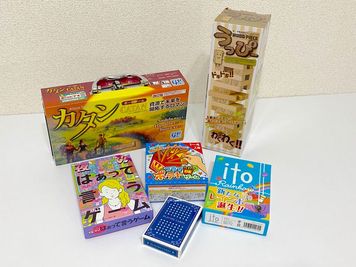 定番のゲームから
流行のカードゲームなど７種類♠️

カタン、はあって言うゲーム、うっぴー、ポテトDEゲーム、ito レインボー、トランプ、番犬ガオガオ - FUNS【ファンズ】京都❷の室内の写真