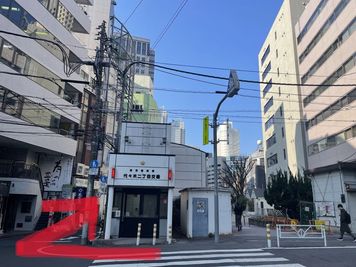 代々木二丁目交番が出てきたら右折します。 - ザ・スペース新宿南口 レンタルスペースＡ（防音）のその他の写真