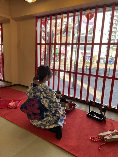 吉原の情緒を纏う、赤い格子の和空間 - GeishaTheater