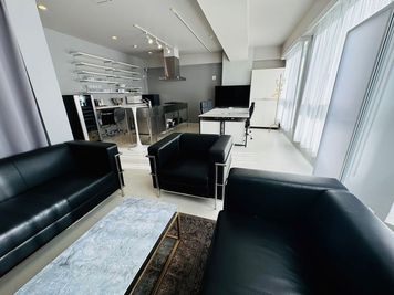 平尾、薬院近くの都会のオアシスで非日常的空間を満喫。屋上付特別室での大人の社交場として会話も弾む。サウナ、プール、料理教室 - 屋上バルコニー付特別室