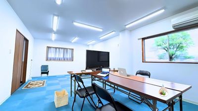 【高速光WiFi完備】大和西大寺駅徒歩4分。TVモニタ付完全個室。定員16名。リモート・会議・教室運営に最適！ - ハッピースクールビル
