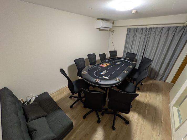 ボードゲームルーム - BOUNTYなんば2号店 ポーカールーム