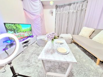 SNS映え部屋in大阪梅田🍉防犯カメラ無し🌻デートに人気🍉🌻動画・映画鑑賞・ゲーム〈シリウス梅田〉 - シリウス梅田