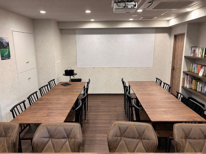 プロジェクター完備 貸し会議室 上野・御徒町 - レンタルスペースQ