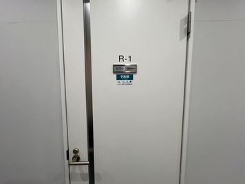 いいオフィス南麻布 【白金高輪駅徒歩6分】1名個室（R-1）※予約時間前は入室不可の室内の写真