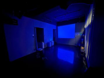プロジェクター使用イメージ - DANCE SPACE 365 八王子店 🎉✨2周年記念✨DANCE SPACE 365【八王子】の設備の写真