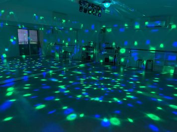音に合わせて自動で動く照明有り！ - Stage Art Company Stage Art Company レンタルスタジオの設備の写真