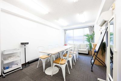 【Good Space会議室 山友旭ビル】 山友旭Room B｜Wi-Fi・プロジェクター・ソファ[39]の室内の写真