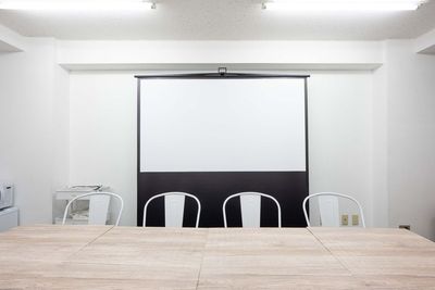 【Good Space会議室 山友旭ビル】 山友旭Room B｜Wi-Fi・プロジェクター・ソファ[39]の室内の写真