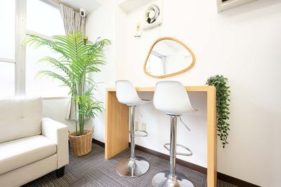 【Good Space会議室 山友旭ビル】 山友旭Room B｜Wi-Fi・プロジェクター・ソファ[39]の室内の写真