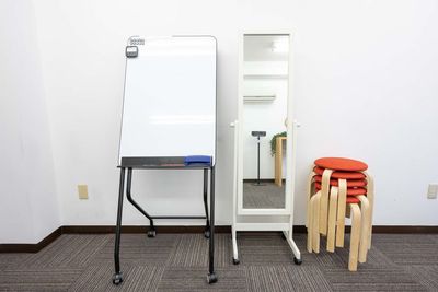 【Good Space会議室 山友旭ビル】 山友旭Room B｜Wi-Fi・プロジェクター・ソファ[39]の設備の写真