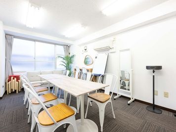 【Good Space会議室 山友旭ビル】 山友旭Room B｜Wi-Fi・プロジェクター・ソファ[39]の室内の写真