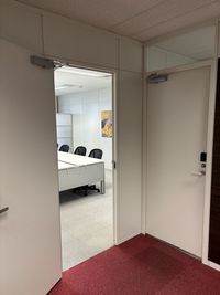 会議室入口イメージ - 茅場町駅前　貸し会議室 貸し会議室の入口の写真