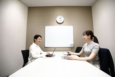 オフライン面談・オンライン会議・控室・面接会場としても利用OK！ - アットビジネスセンター東池袋（インスクエア内） ★東池袋駅徒歩30秒の会議室Ａ★インスクエア池袋の室内の写真