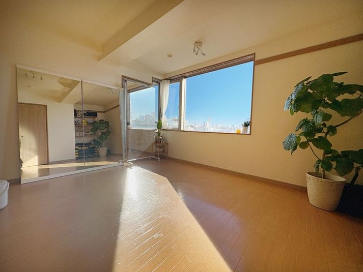 トレーニング、ヨガ、ピラティス少人数制レッスンスタジオ - FitBodyLiencim.