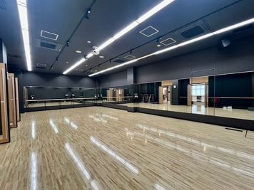 【ダンスレッスン、ヨガ、ピラティスなどにご活用ください！】 - コナミスポーツクラブ 奏の杜（旧：エグザス 奏の杜） STUDIO2の室内の写真