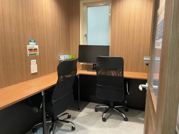 【¥660/30分！二子玉川駅徒歩1分】モニター・フリードリンク付き3名個室（ブース11）※予約時間前は入室不可 - いいオフィス二子玉川