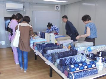 【利用事例の紹介】
物販・食品販売・ワークショップなど
※写真はイメージです。 実際のレイアウト・設備など異なる場合がありますので、ご注意ください。
 - U-SPACE　 久留米店 Communityのその他の写真