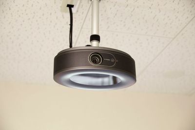 最大150インチ Anker Nebula Cosmos - SunnyBox名古屋ダイアパレス店 名古屋伏見パーティールームの設備の写真