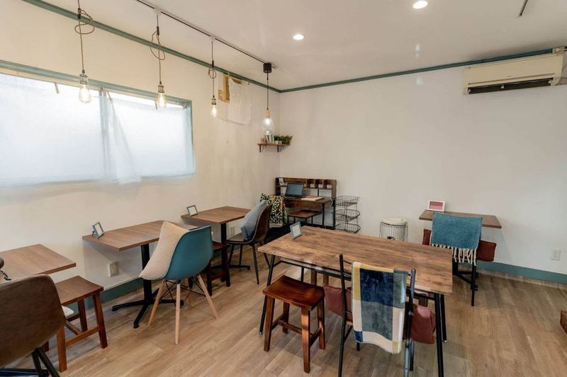 撮影・生誕イベント・朗読に適した癒し溢れる可愛いカフェスペース - JASMIN Co-Works