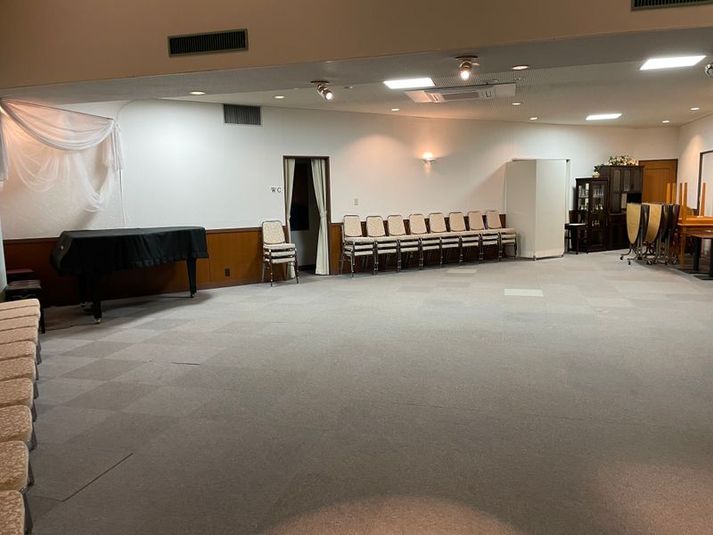 1階ホールのみのご利用　キッチン付　６８名様着席円卓等 - リボン　イグレシア（マエストロ)