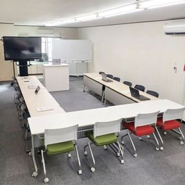 中央線 東小金井1分🚃/16名着席/50㎡/60inモニター/光回線Wi-Fi📶/ミーティング・ウェブ会議・セミナー・面接 - 【小金井スペース】New東小金井駅🚃50㎡/Wi-Fi📶