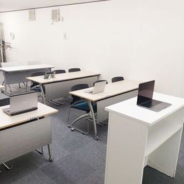 講師側から - 【小金井スペース】New東小金井駅🚃50㎡/Wi-Fi📶 レンタルスタジオ　小金井スペースの室内の写真