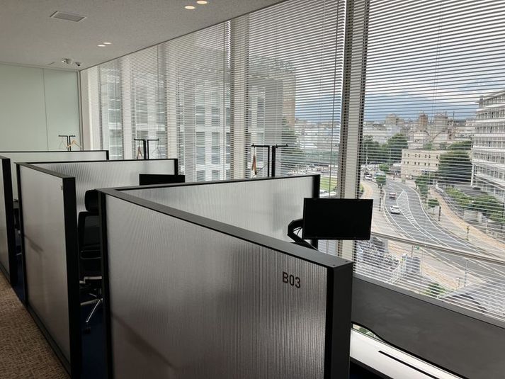 VIEW SEAT B03（1名用オープン席） - SoloTime 三島