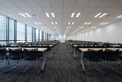 【特別パッケージ🌟】プロジェクター、スクリーン、マイク2本付き🎤 (AP虎ノ門A) - AP虎ノ門