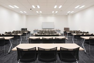 【特別パッケージ🌟】プロジェクター、スクリーン、マイク2本付き🎤 (AP虎ノ門J) - AP虎ノ門