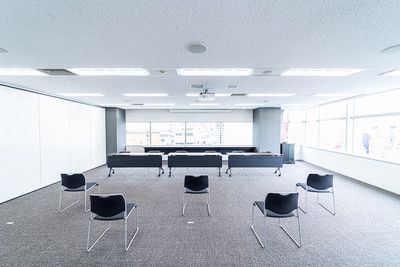 【特別パッケージ🌟】プロジェクター、スクリーン、マイク3本付き🎤 (AP渋谷道玄坂G) - AP渋谷道玄坂