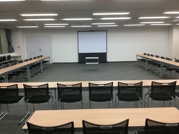 【特別パッケージ🌟】プロジェクター、スクリーン、マイク2本付き🎤 (AP名古屋B+C) - AP名古屋