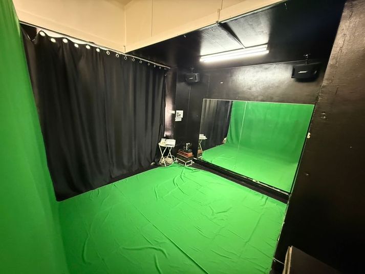 スタジオリーガル102 - スタジオリーガル