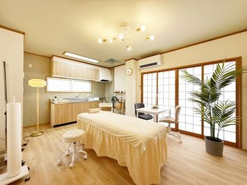 和モダンなサロン - レンタルサロン　otorina　高崎 安くて綺麗で駅から近いレンタルスペース！様々な用途で利用可能！の室内の写真