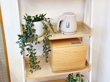 電気ケトル、ホットキャビネット - レンタルサロン　otorina　高崎 安くて綺麗で駅から近いレンタルスペース！様々な用途で利用可能！の設備の写真