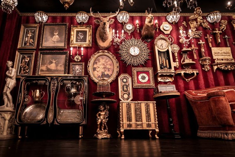 ゴージャスかつ高級感のある、本格アンティークスタジオ - スタジオ ラビアンローズ