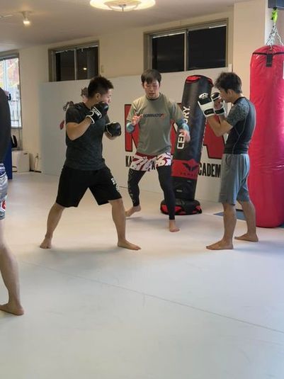 首都圏最大級のマットスペースのMMA &キックボクシングジム - Kanagawa Kickboxing Academy
