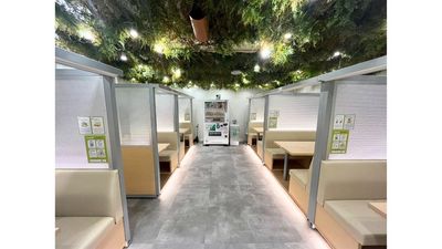 FEEEP新橋店 FEEEP新橋店｜定員 1名カウンター席｜席番号13(C)の室内の写真