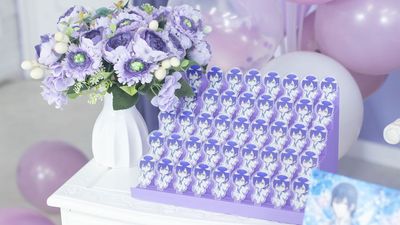 本人不在の生誕祭をイメージした推し祭壇の装飾例です - 撮影スタジオクオリア新大阪 推し活💕生誕祭🎉撮影スタジオ📷クオリアサニー新大阪の室内の写真