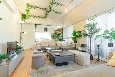 池袋にあるお洒落なスペースです✨
撮影利用も可能です📸 - Relax one 池袋西口 Relax one 池袋西口｜女子会・歓送迎会✨撮影利用📸の室内の写真