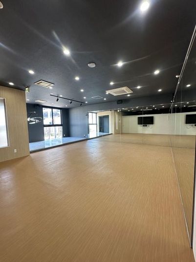 RENTAL STUDIO T's - RENTAL STUDIO T's