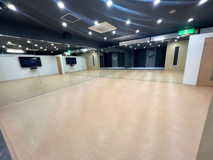 RENTAL STUDIO T's - RENTAL STUDIO T's