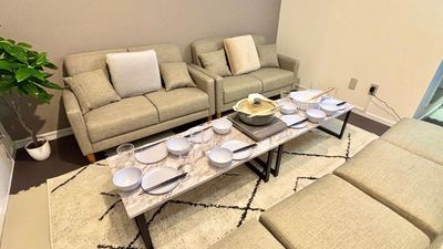 鍋を囲んで、和気あいあい💛
IH土鍋セットは有料オプションからお選びください💛 - グッドワン心斎橋 グッドワン心斎橋ToBeFree未成年🆗防カメラ🈚️出入🆓の設備の写真