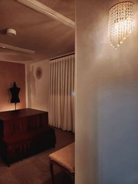 夜間利用おすすめ！懇親会や交流会に。間接照明で雰囲気のある空間に - BEAUTY Bizroom lino 【リノ本町】撮影・ファッションに特化　貸スペース・懇親会の室内の写真