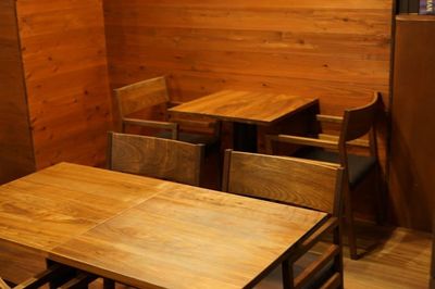テーブル席 - 麻布十番 BAR 新海 BAR仕様のレンタルスペース｜各種撮影、会議、セミナーなどに◎の設備の写真