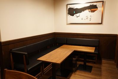ソファ席 - 麻布十番 BAR 新海 BAR仕様のレンタルスペース｜各種撮影、会議、セミナーなどに◎の設備の写真
