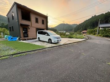２４時間営業のファミリーマートまで徒歩１分！ - Fujilog 貸別荘《家電・調理器具・食器が揃うホームパーティ向けの部屋です》の外観の写真