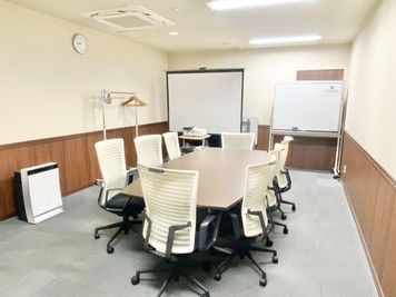 PARM-CITY131貸会議室　Room5D　WEB会議や配信撮影場所としても　無料Wi-fi・プロジェクター・スクリーン付 - PARM-CITY131貸会議室